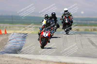 media/May-25-2025-Lets Ride (Sun) [[0ff033e448]]/B Group/1120am (Grapevine)/